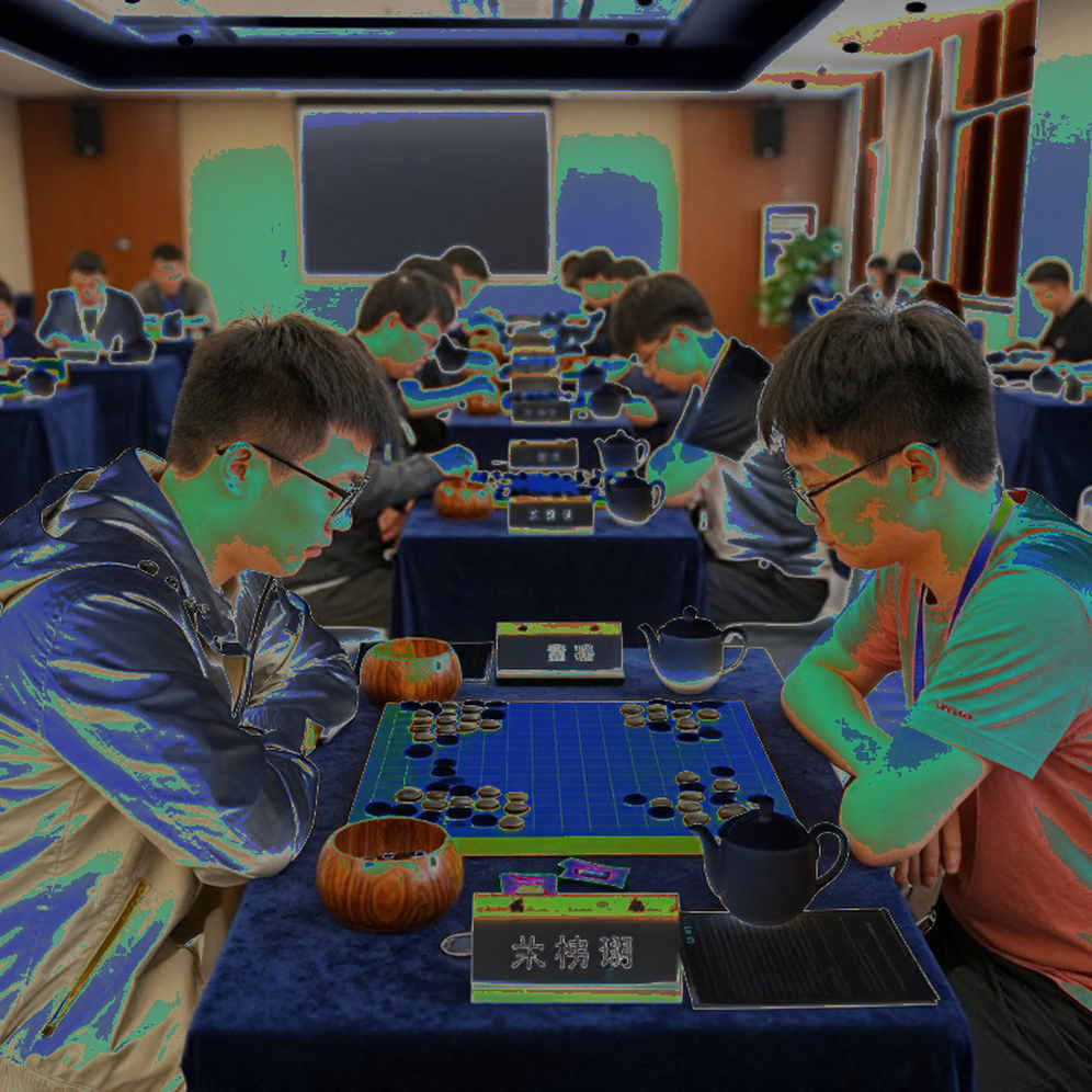 GCL 2026: Nê-pô-min-nhi-ách-chi khiếp sợ Carlsen nhưng không chuyển hóa, rồi thắng Sindarov trên thời gian