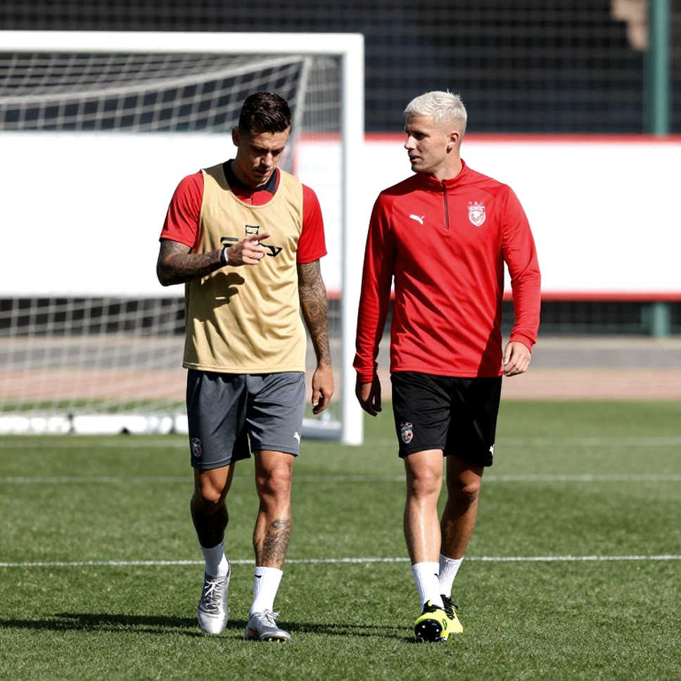 Bóng đá Việt Nam: khoảng trống dữ liệu sau mỗi bản hợp đồng V.League