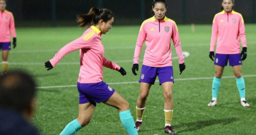 Chín pha cứu thua che khuất một lỗ hổng hàng thủ: Biên bản trận ra mắt của Jürgen Klopp