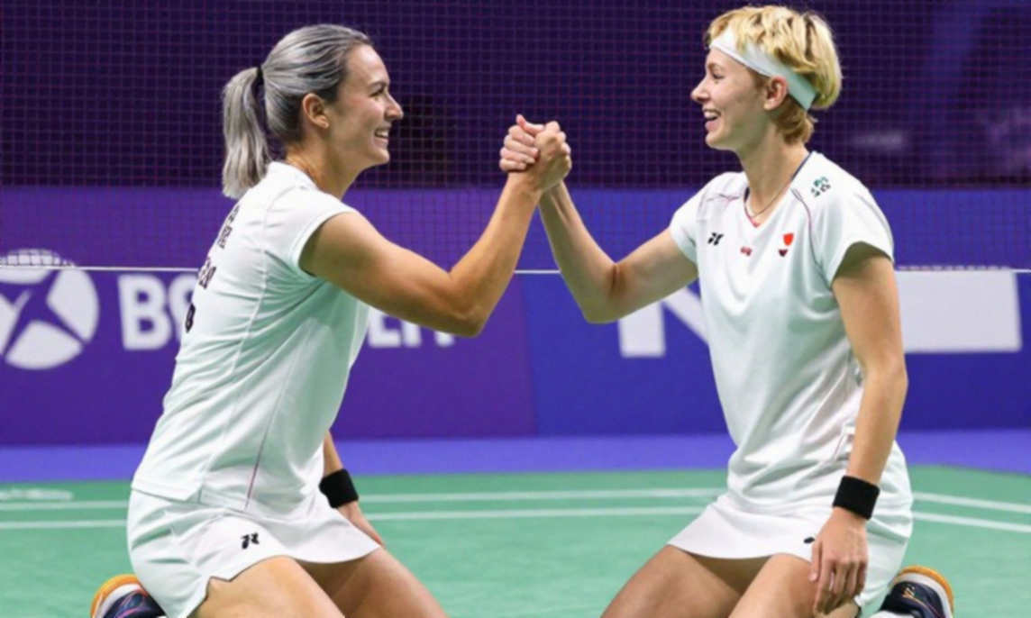Carolina Marín ở Paris 2026: Đầu gối phải, khoảng trống giữa hai vùng chân và cái giá của một hệ thống Carolina Marín ở Paris 2026: Đầu gối phải, khoảng trống giữa hai vùng chân và cái giá của một hệ thống