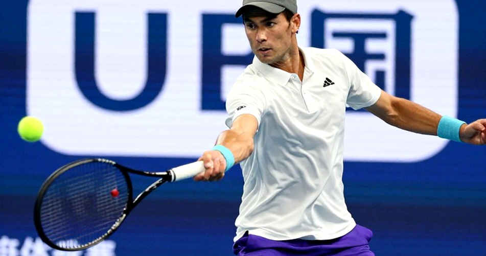 Ngôi số 1 cuối năm của Zverev: chiếc vương miện chốt từ ngoài sân và khoản nợ 4.000 điểm