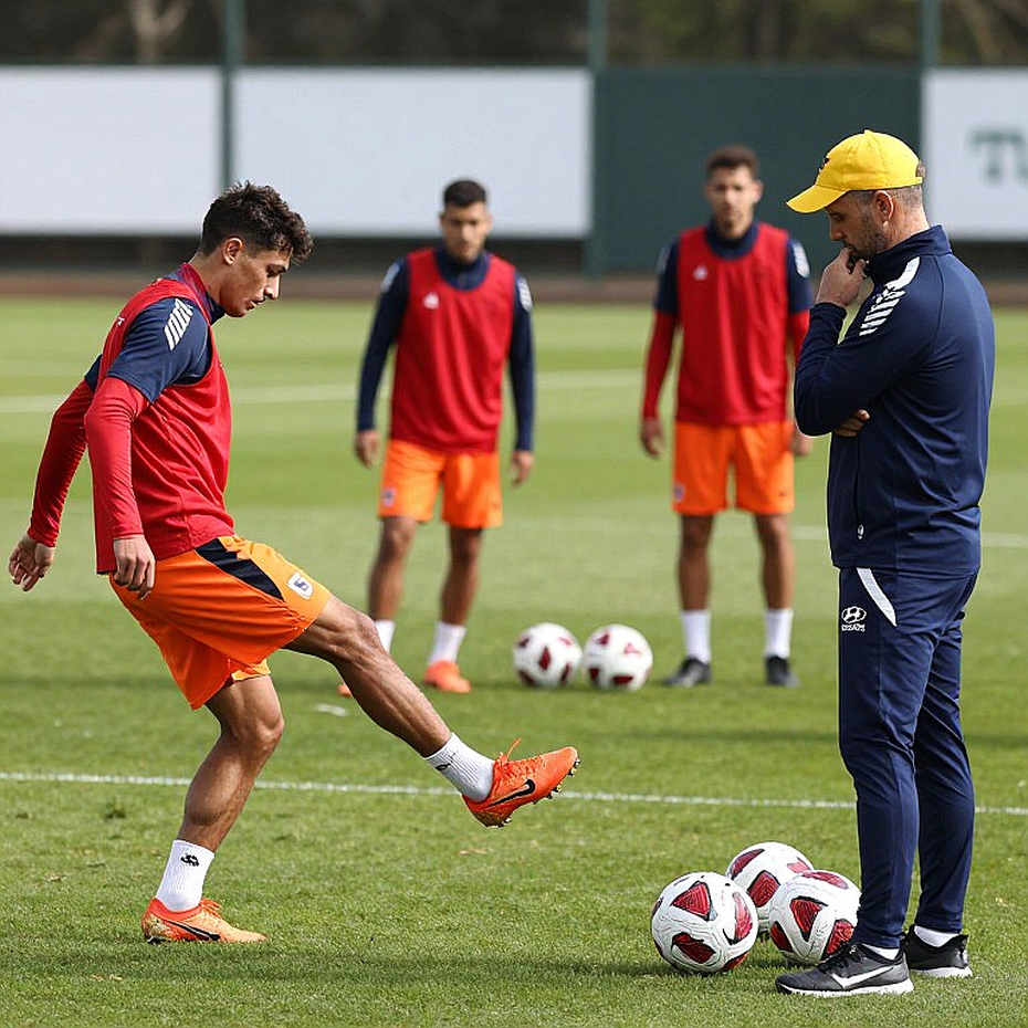 Hạn ngạch ngoại binh V.League: Khi tấm khiên bảo vệ trở thành bức tường ngăn cải cách