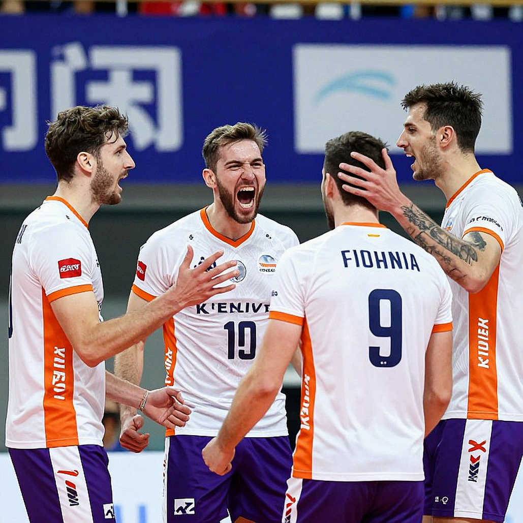 Xuân Son rời giải trước trận Thái Lan: cánh cửa của Williams Minh Hoàng và bài kiểm tra thật của Kim Sang Sik Xuân Son rời giải trước trận Thái Lan: cánh cửa của Williams Minh Hoàng và bài kiểm tra thật của Kim Sang Sik