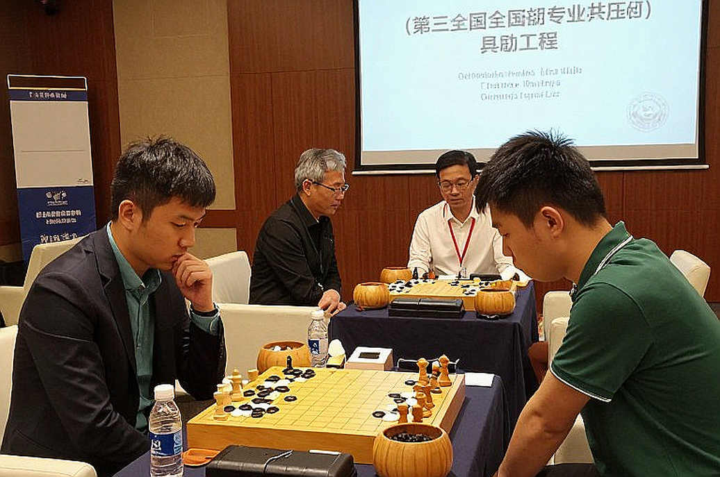Nepomniachtchi kìm kẹp Carlsen nhưng chỉ thắng được Sindarov: bài toán chuyển hóa lợi thế của Ganges