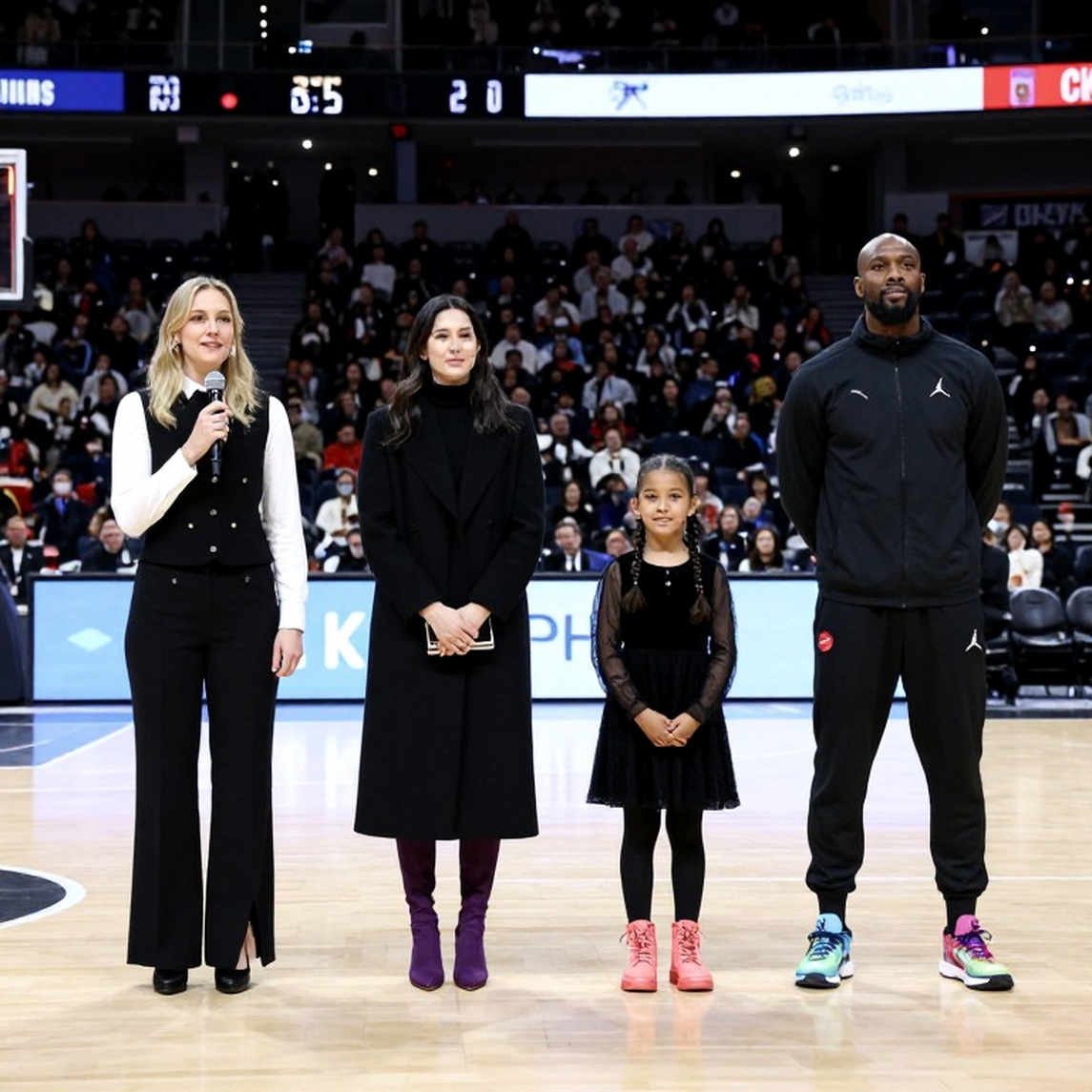 Luka Dončić, cuốn sách TASCHEN và phần đội hình Lakers còn bỏ trống