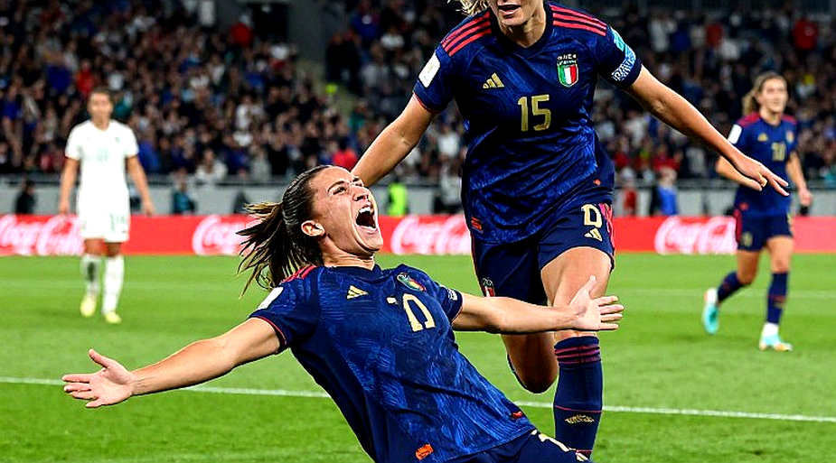Israel 0-3 Cộng hòa Ireland: Giải mã cú nổ 11 phút và dấu hỏi về khả năng kiểm soát hiệp hai Israel 0-3 Cộng hòa Ireland: Giải mã cú nổ 11 phút và dấu hỏi về khả năng kiểm soát hiệp hai